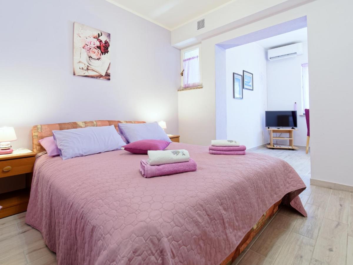 Apartments Marta By Rent Istria Novigrad  Exterior photo